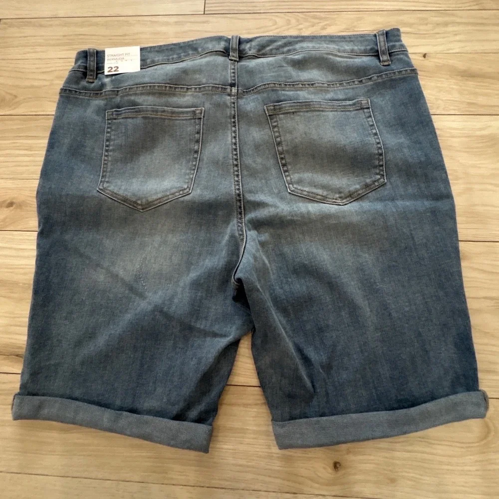 Lane Bryant Womens Size 22 Straight Fit Bermuda Denim Shorts Cuffed Medium Wash‎